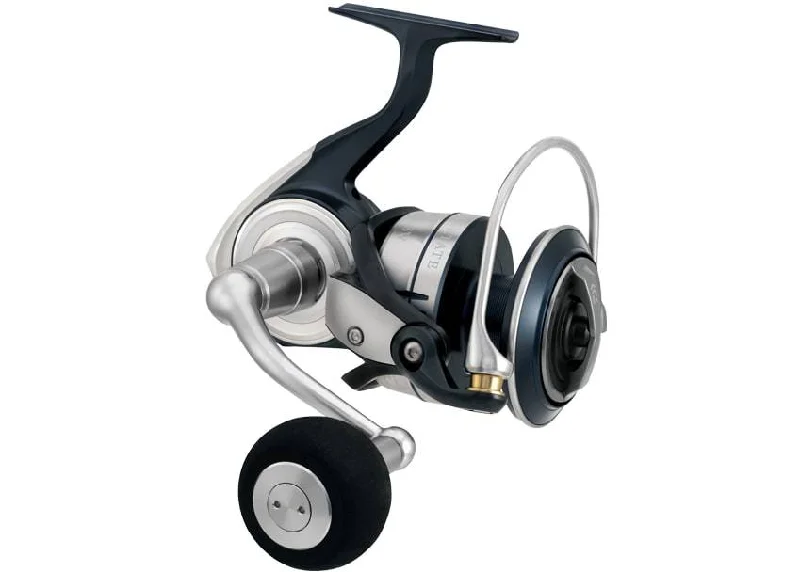 Daiwa 21 Certate SW Spin Reels + Gift